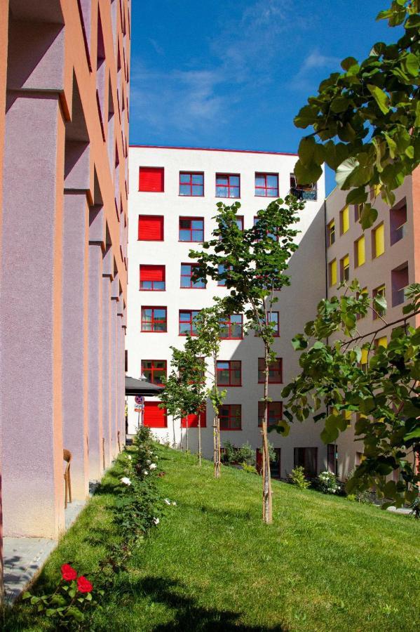 Comfy Studio At 'Mangalem21 Complex' Parking-Wifi-Ac-View Tirana Exterior foto